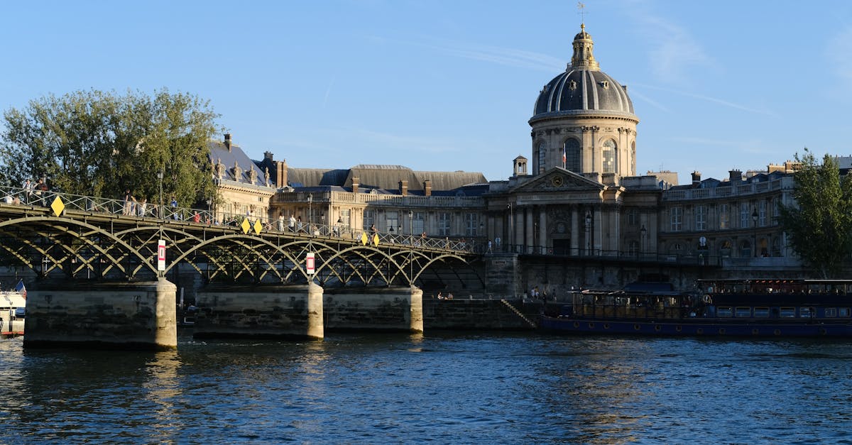 découvrez tout ce qu'il faut savoir sur l'accord de paris : un traité international majeur visant à lutter contre le changement climatique, limiter le réchauffement planétaire et favoriser la transition écologique à l'échelle mondiale.